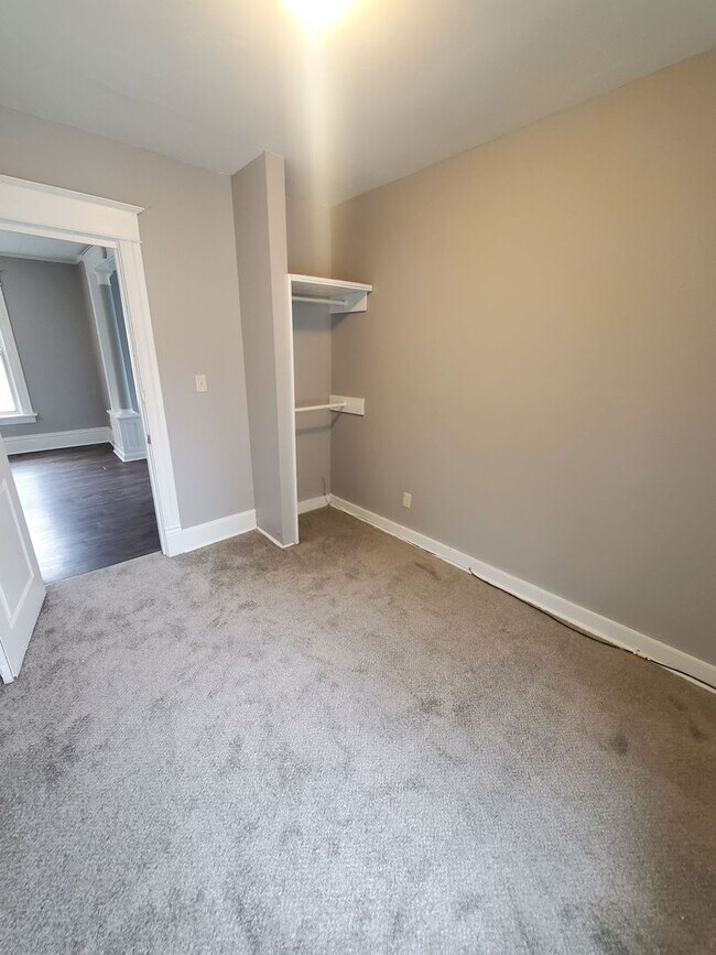 Building Photo - 509 Parkview Dr