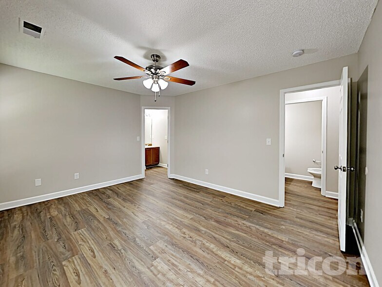 Building Photo - 2527 Captains Watch Rd NE