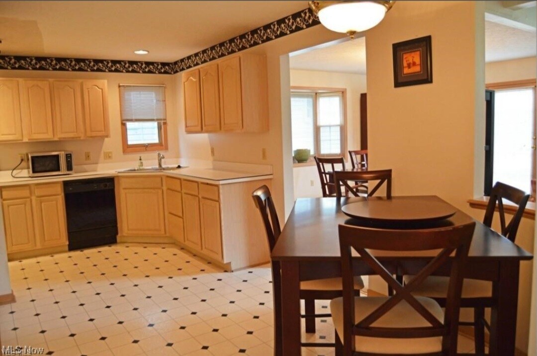 Building Photo - 16548 Sunwood Oval