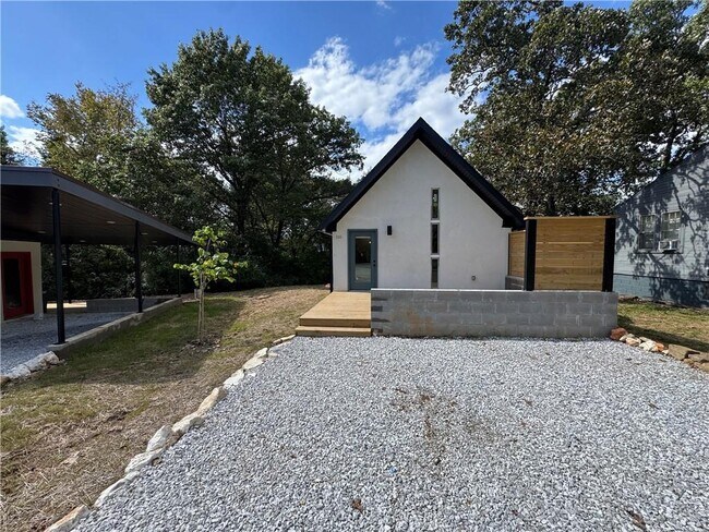 Primary Photo - 1111 S Ray Ave