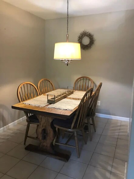 Dining Area - 59 Richmond Blvd