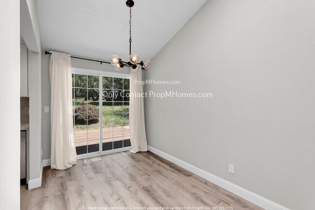 Building Photo - Charming Portland Retreat: Spacious Home w...