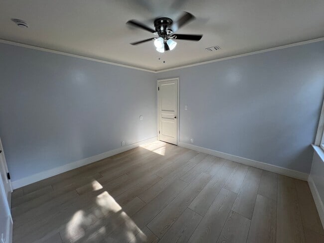 Building Photo - Burbank 3 bedroom 2 bathroom house for ren...