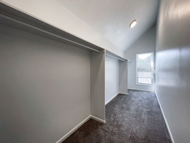 Building Photo - 709 54th St