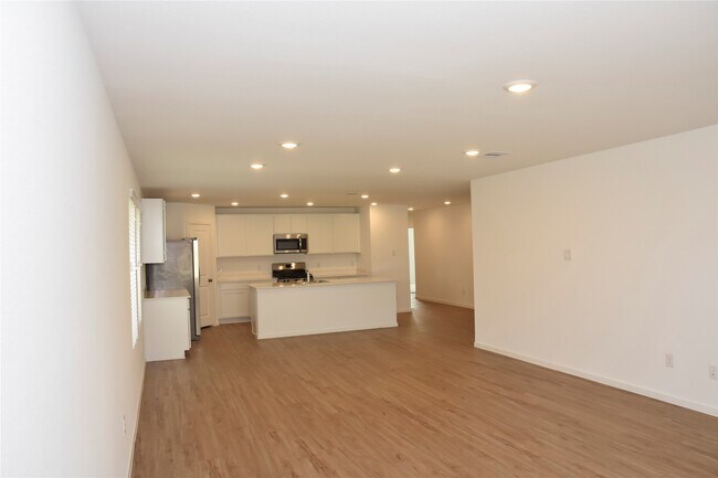 Building Photo - 5135 Sunvalley Bend Dr