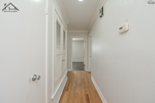 Building Photo - 2725 Devon Rd