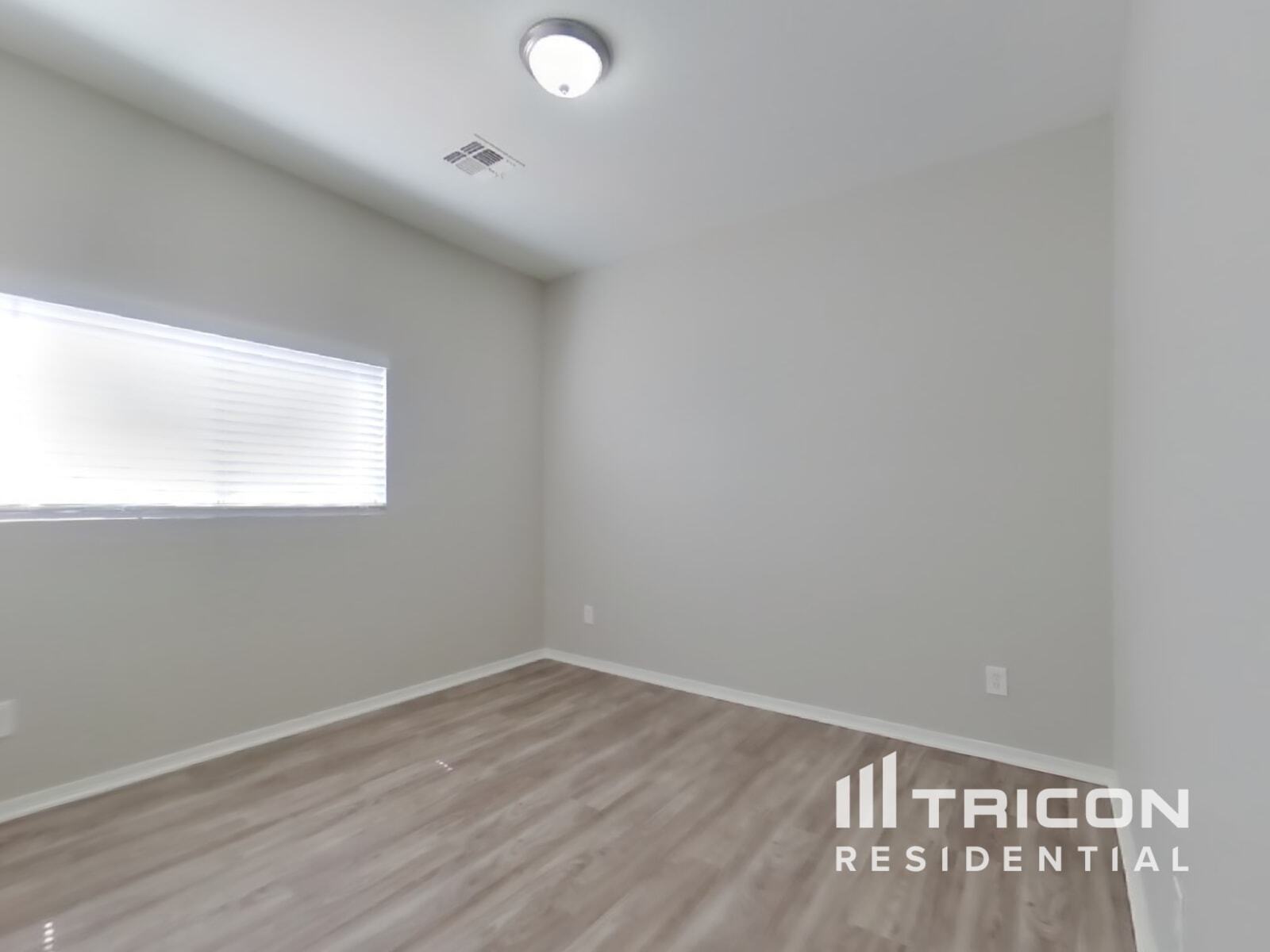 Building Photo - 15441 W Cameron Dr