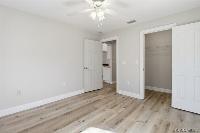 Building Photo - 8520 N Elkcam Blvd