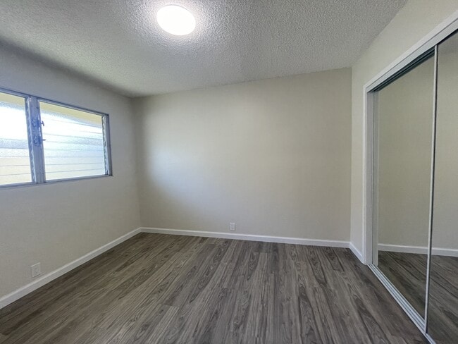 Building Photo - 861 Ala Lilikoi St