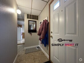 Building Photo - Tri-Plex, 2 and 3 Bedrooms On Campus! Avai...