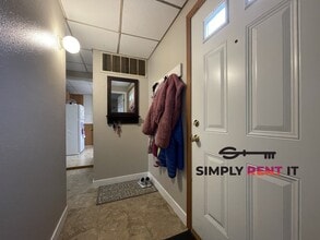 Building Photo - Tri-Plex, 2 and 3 Bedrooms On Campus! Avai...