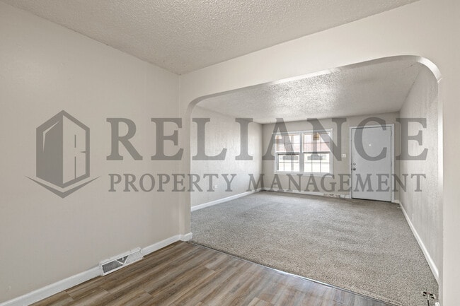 Building Photo - 1125 W 16th St N