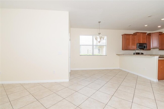 Building Photo - 12009 Greengate Dr