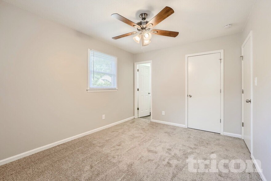 Building Photo - 5313 Larewood Dr