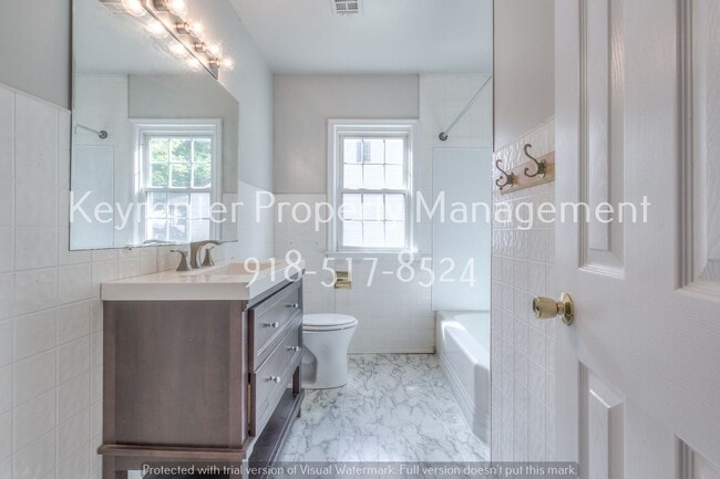 Building Photo - 2 Bed | 1 Bath in Tulsa!