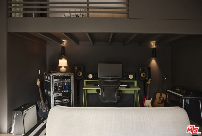 Building Photo - 5918 Monte Vista St