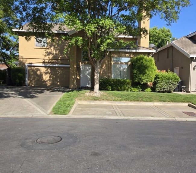 Building Photo - 2249 Fallwater Ln