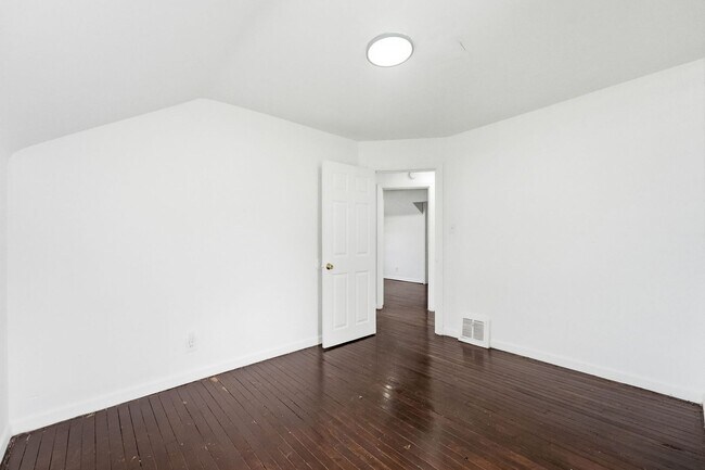 Building Photo - 4029 Weisser Park Ave