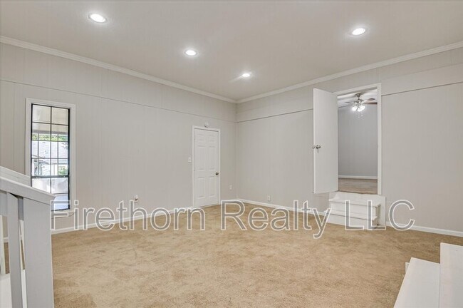 Building Photo - 2349 Henry Cir