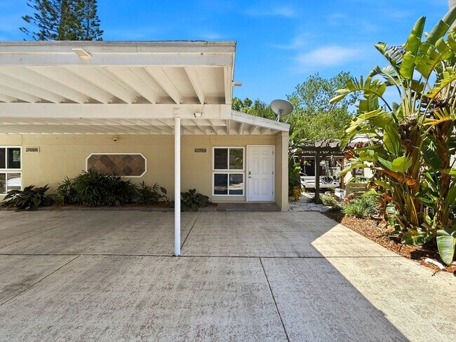 Building Photo - Spacious 1BR Duplex Near Beaches – Private Yard + Amenities! 1bed|1bath