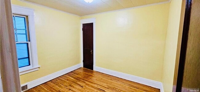 Building Photo - 320 Jewett Ave