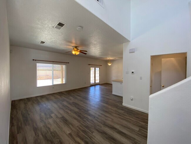 Building Photo - 1412 Stone Canyon Rd NE