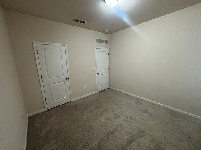 Building Photo - Room in House on Justice Union Ct