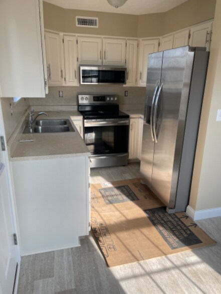 Primary Photo - 391 N 1st St