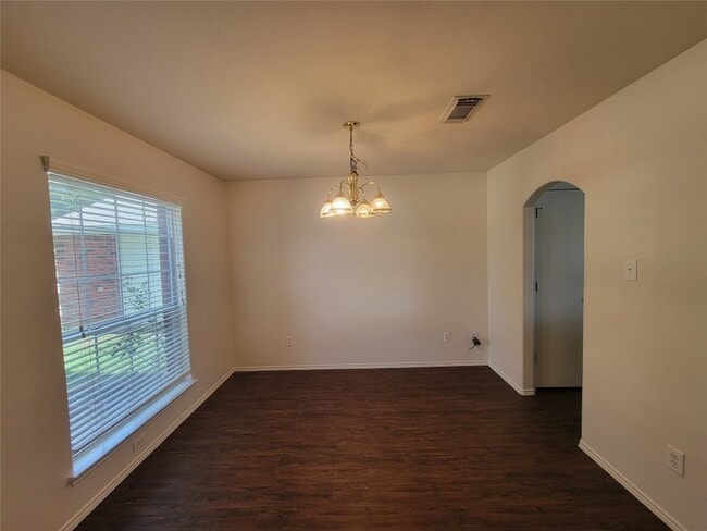 Building Photo - 2410 Lakecrest Village Ct