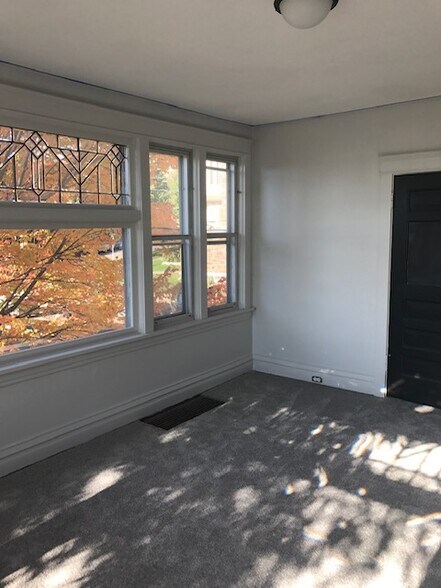 Building Photo - 1710 Greysolon Rd