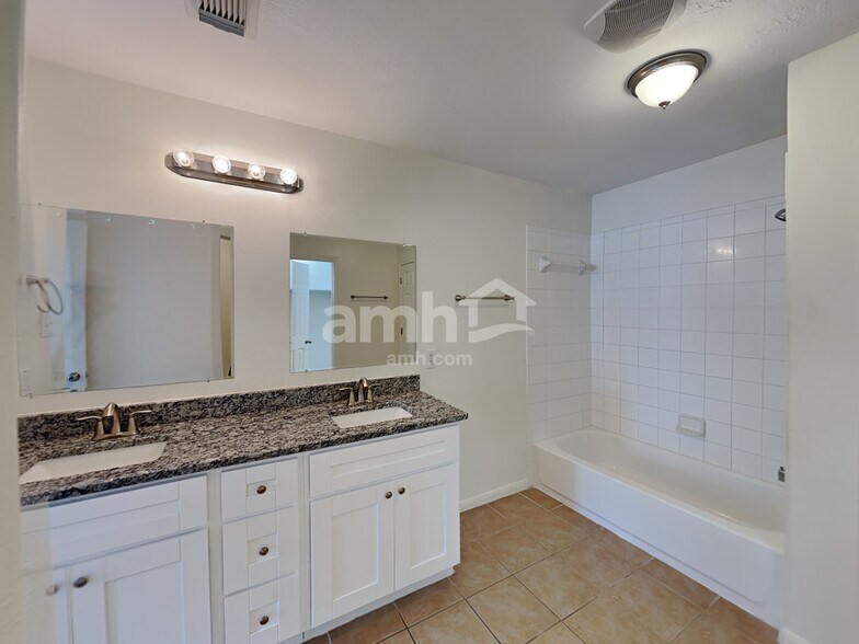 Building Photo - 8339 Loetsch Ridge Way
