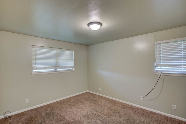 Building Photo - 2829 Doles Pl