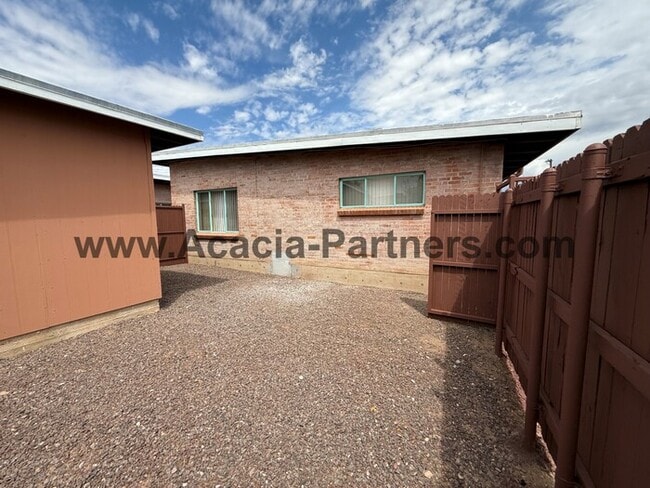 Building Photo - Beautiful Two Bedroom with Storage