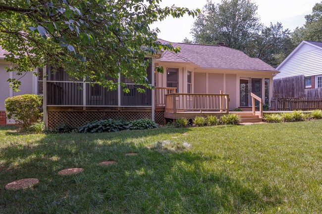 Building Photo - Maintenance free 3 bedroom 2 bath Home in ...