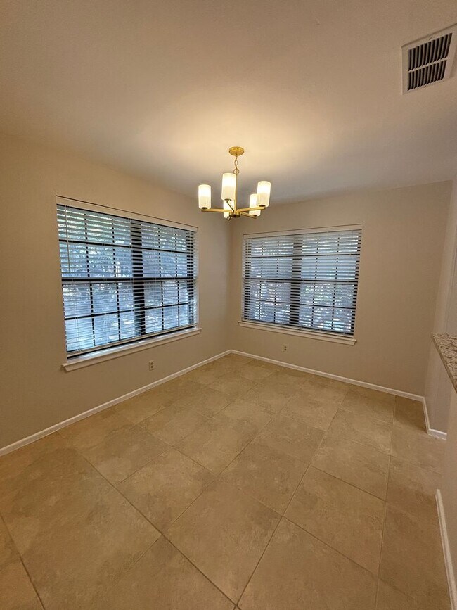 Building Photo - 10955 Wurzbach Rd