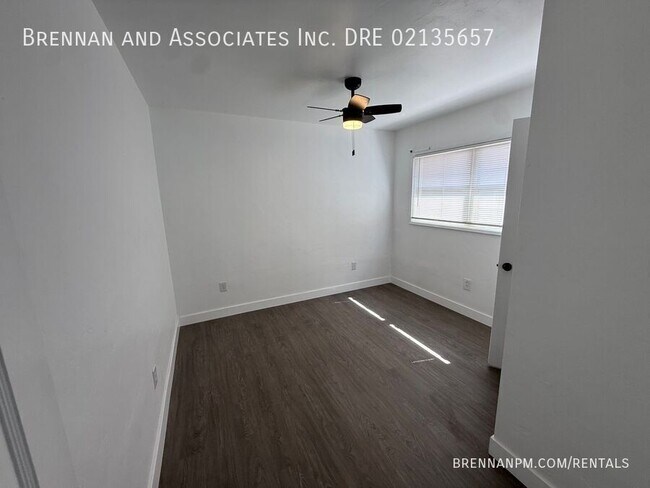 Building Photo - 456 Davidson-#B
