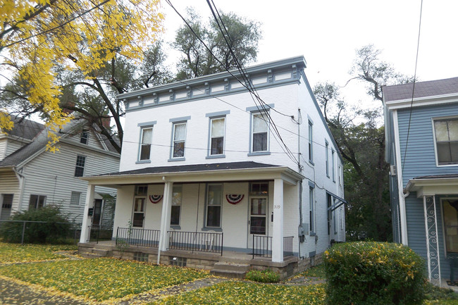 Building Photo - 319-321 Mill St