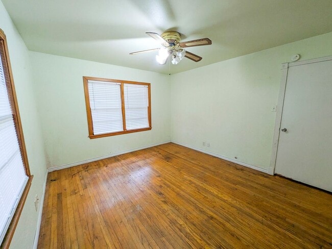 Building Photo - 2307 McKee Dr