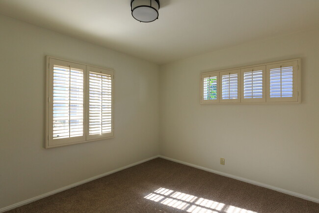 Bedroom - 14332 Greenleaf St