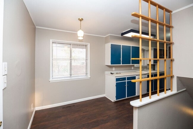 Building Photo - 1712 S Whitcomb St