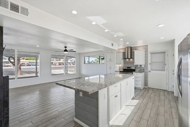 Building Photo - Pending/ Rented - Spacious 3-Bed, 2-Bath East Tucson Home with Large Yard & Open Layout