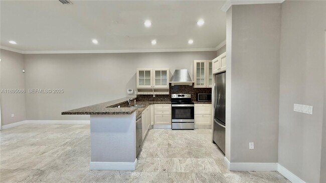 Building Photo - 210 SW 9th St