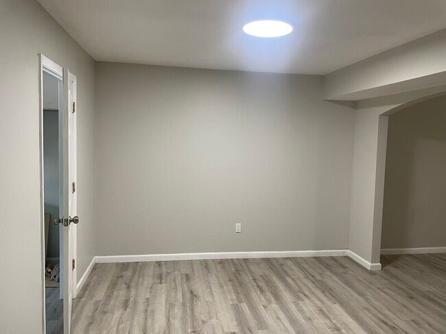 Building Photo - 153 Lionsgate Dr