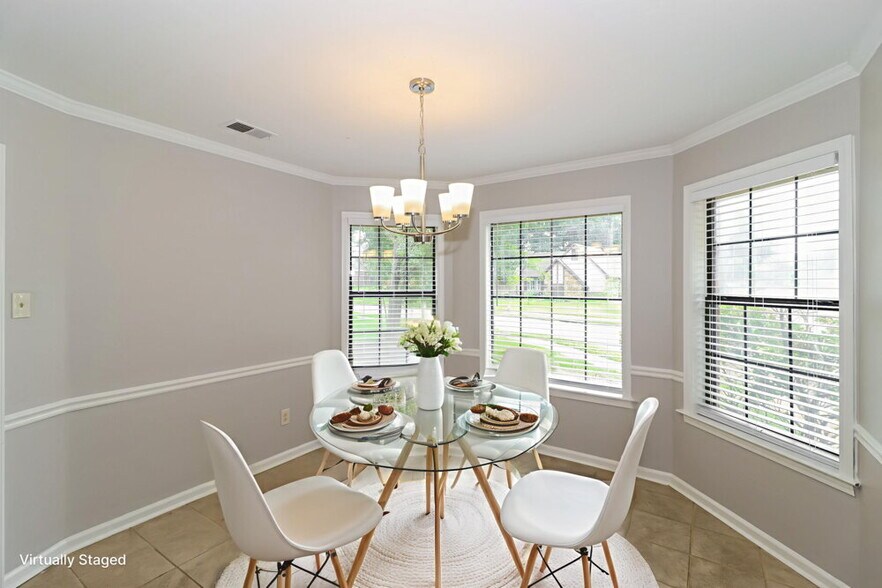 Building Photo - 5996 Lawnhill Dr