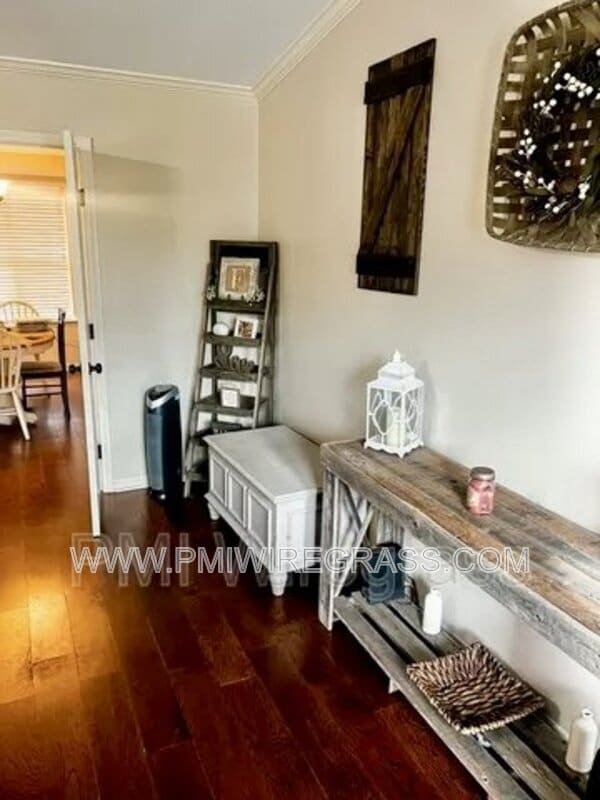 Building Photo - 401 Wildwood Dr