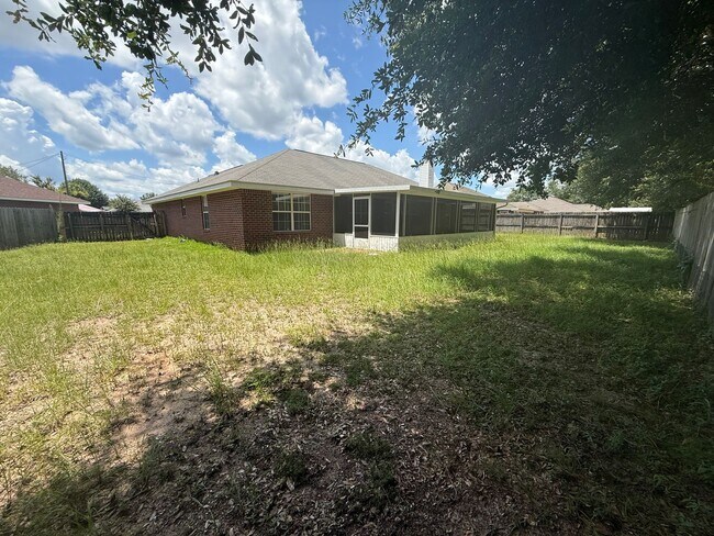 Building Photo - Pace - Spencer Oaks Landing - 4 bedroom, 2 bath w/ lawn care included