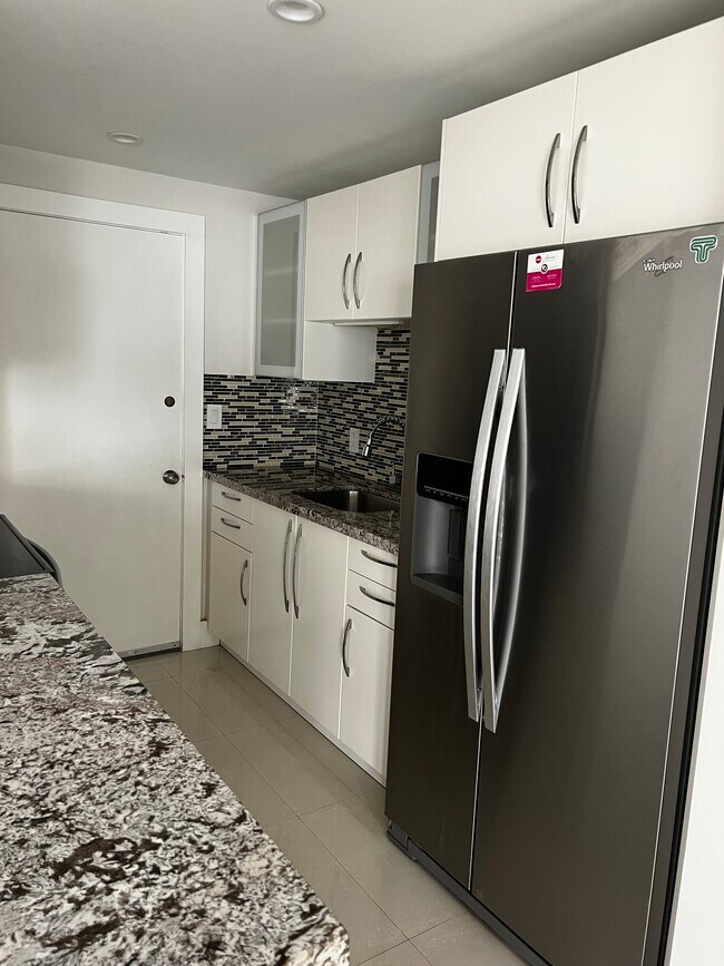 Building Photo - 7250 SW 94th Pl