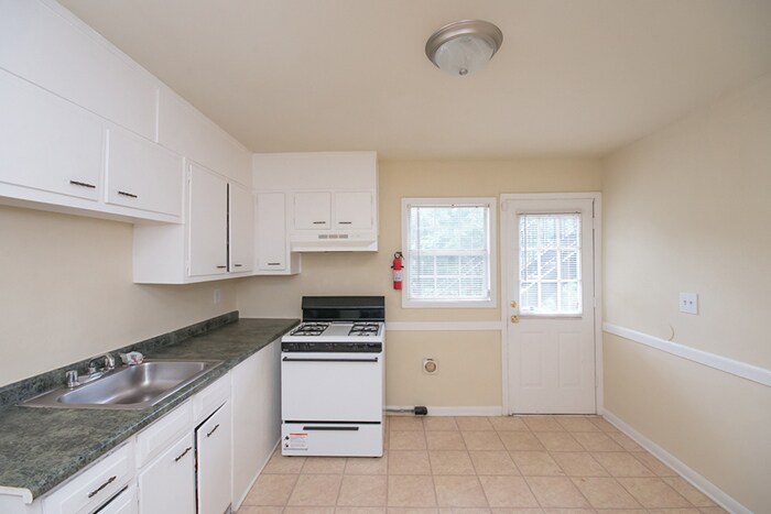 Kitchen - Dodson Courtyard