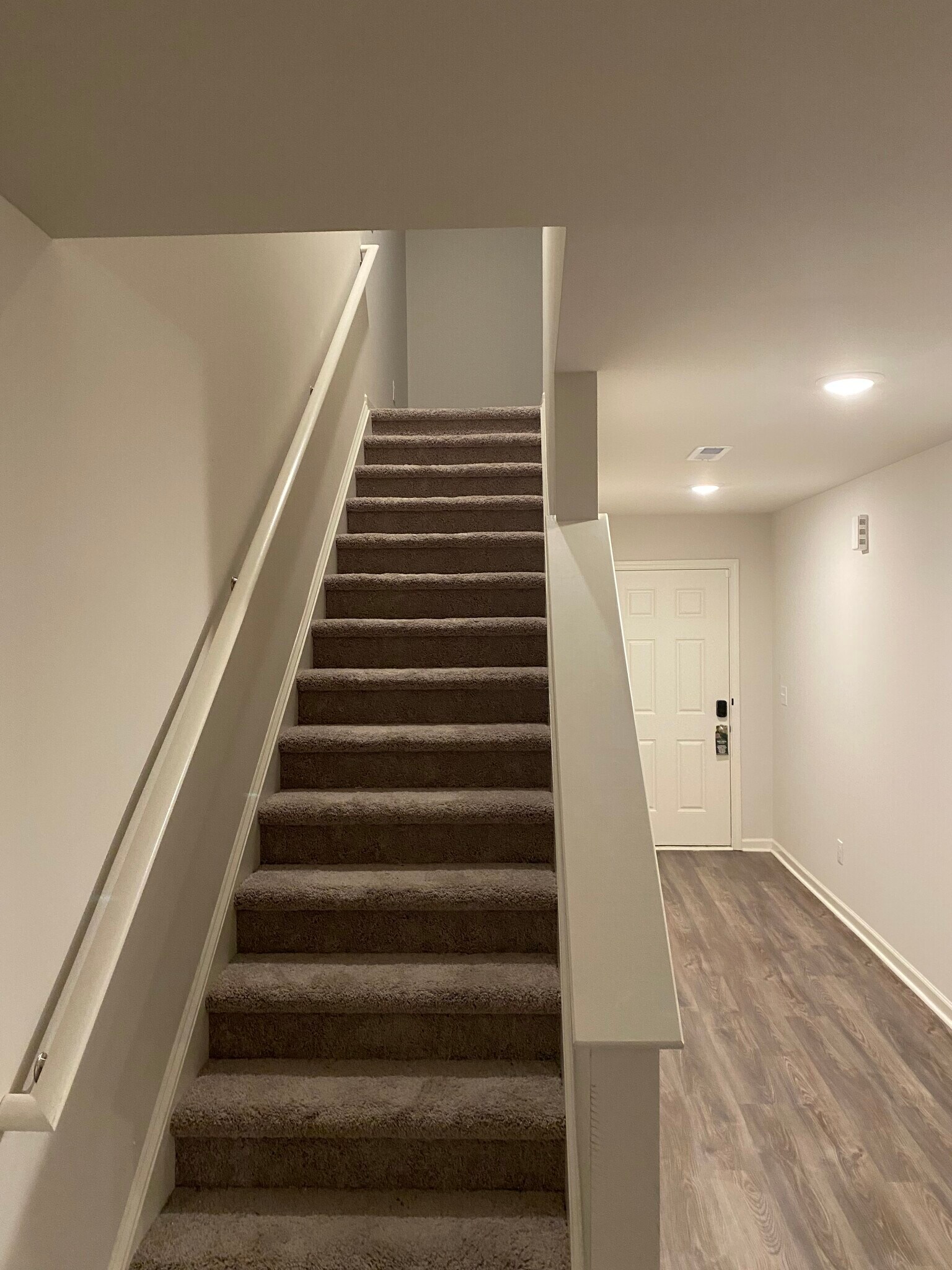 Building Photo - 427 Silo Ct