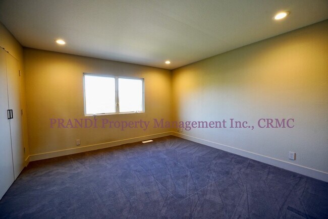 Building Photo - Sleek, Expansive, Designer Home with Priva...